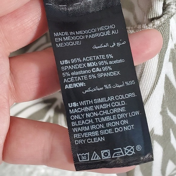 Chicos Travelers Women Leaf Cardigan Size 3 US 16 18 White Green Slinky Stretchy - Picture 6 of 12